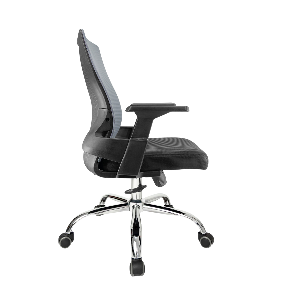 Silla Operativa Lite OffiMobile, base cromada, brazos fijos negros y respaldo de malla gris, vista lateral.
