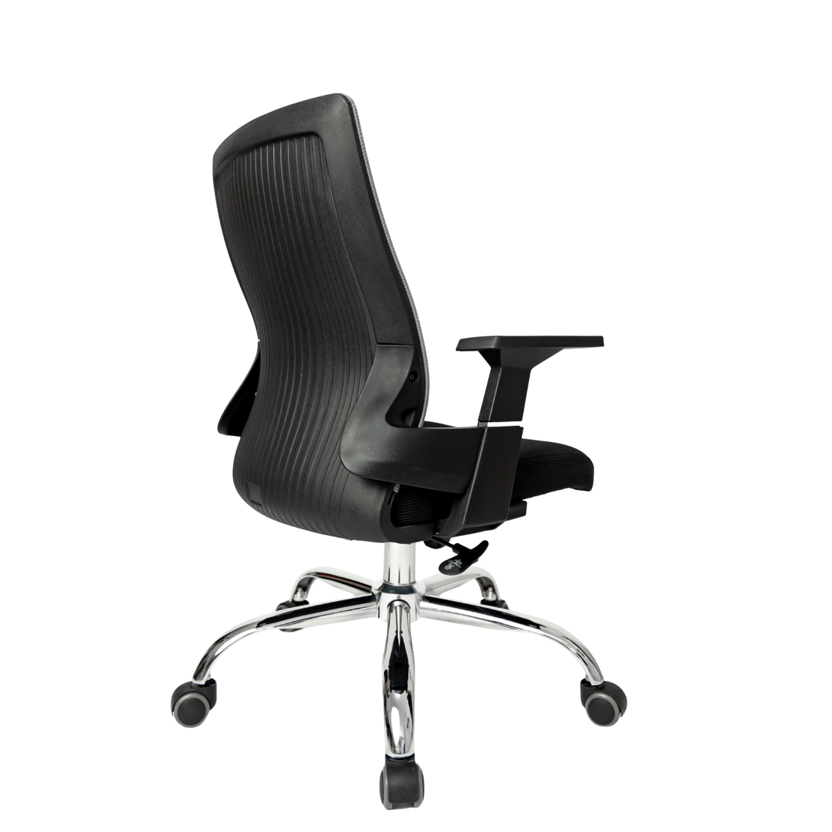 Silla Operativa Lite OffiMobile, carcasa posterior negra acanalada y base cromada, vista posterior en perspectiva.