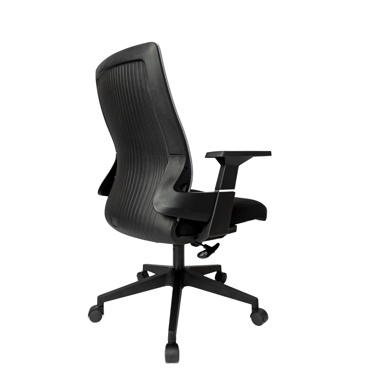 Silla Operativa Lite OffiMobile, carcasa posterior negra acanalada y base de nylon negra, vista posterior en perspectiva.
