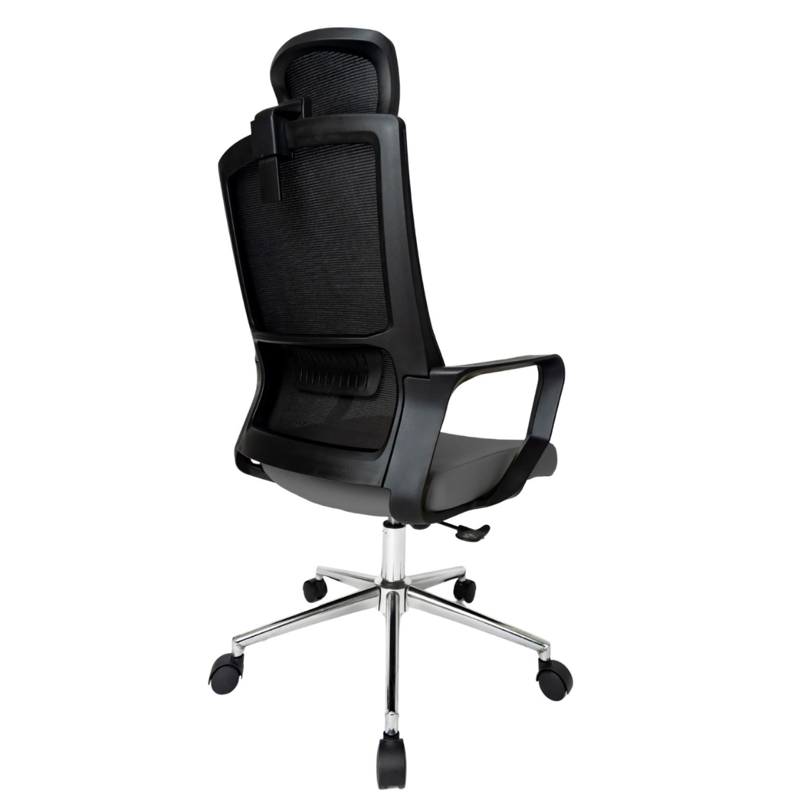Silla Operativa Zoom Alta OffiMobile, asiento gris, estructura y malla negras, base cromada, vista posterior oblicua.