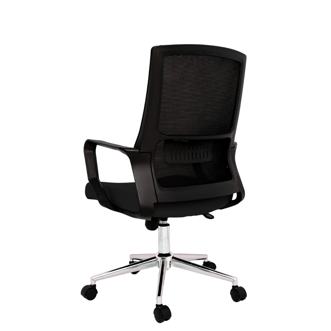 Silla Operativa Zoom Baja OffiMobile, asiento negro, estructura y malla negras, base cromada, vista posterior oblicua.