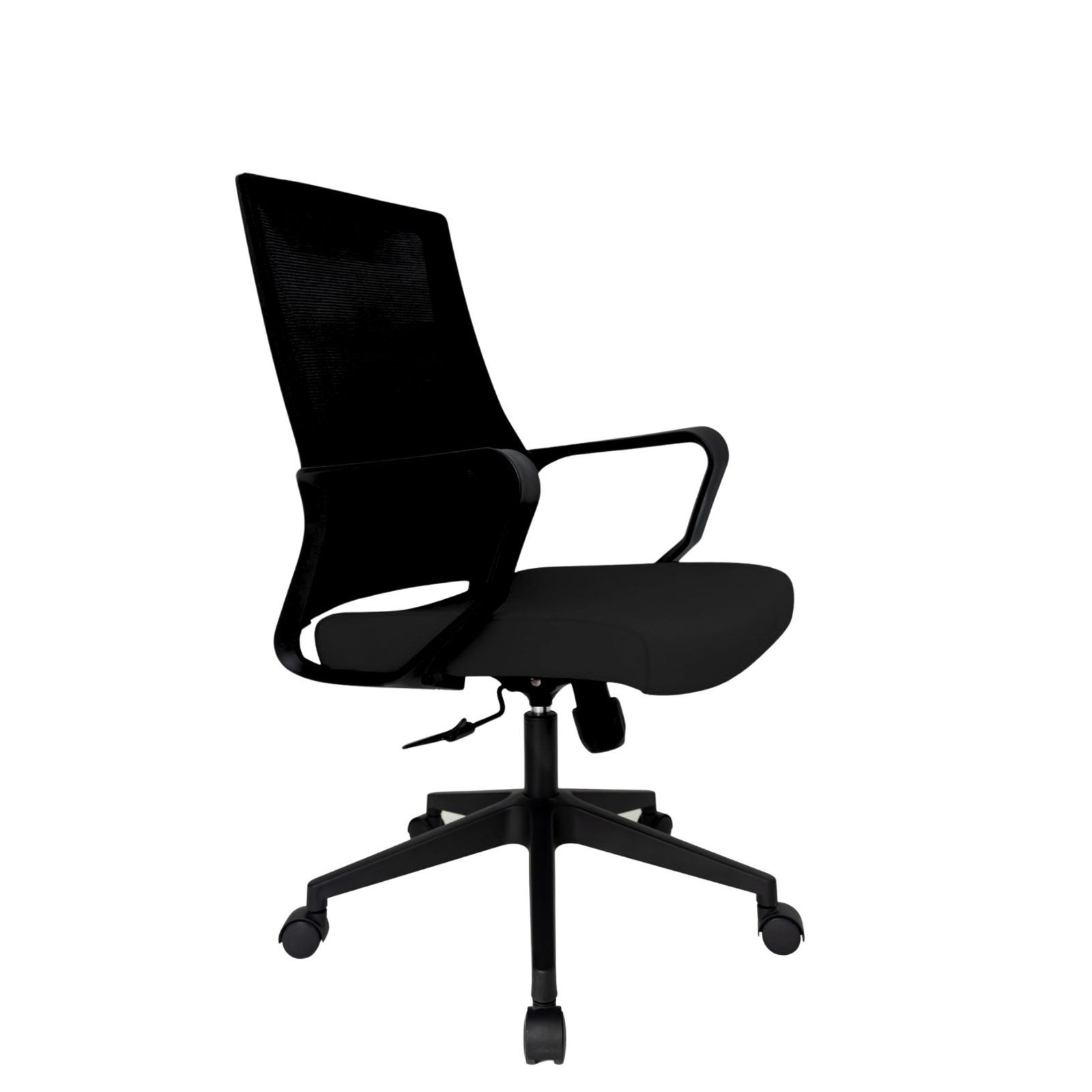 Silla Operativa Zoom Baja OffiMobile, asiento negro, estructura y malla negras, base negra, vista frontal oblicua.